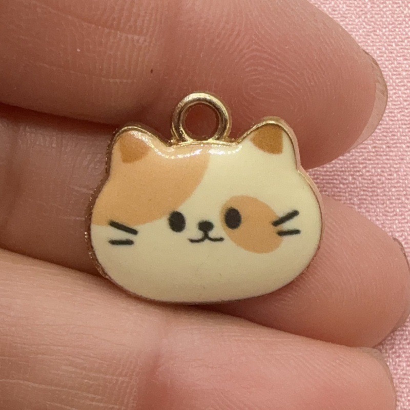 12개 인쇄된 고양이 머리 모양 합금 드립 오일 펜던트 - Gaming Accessories Gifts 리뷰 및 가격